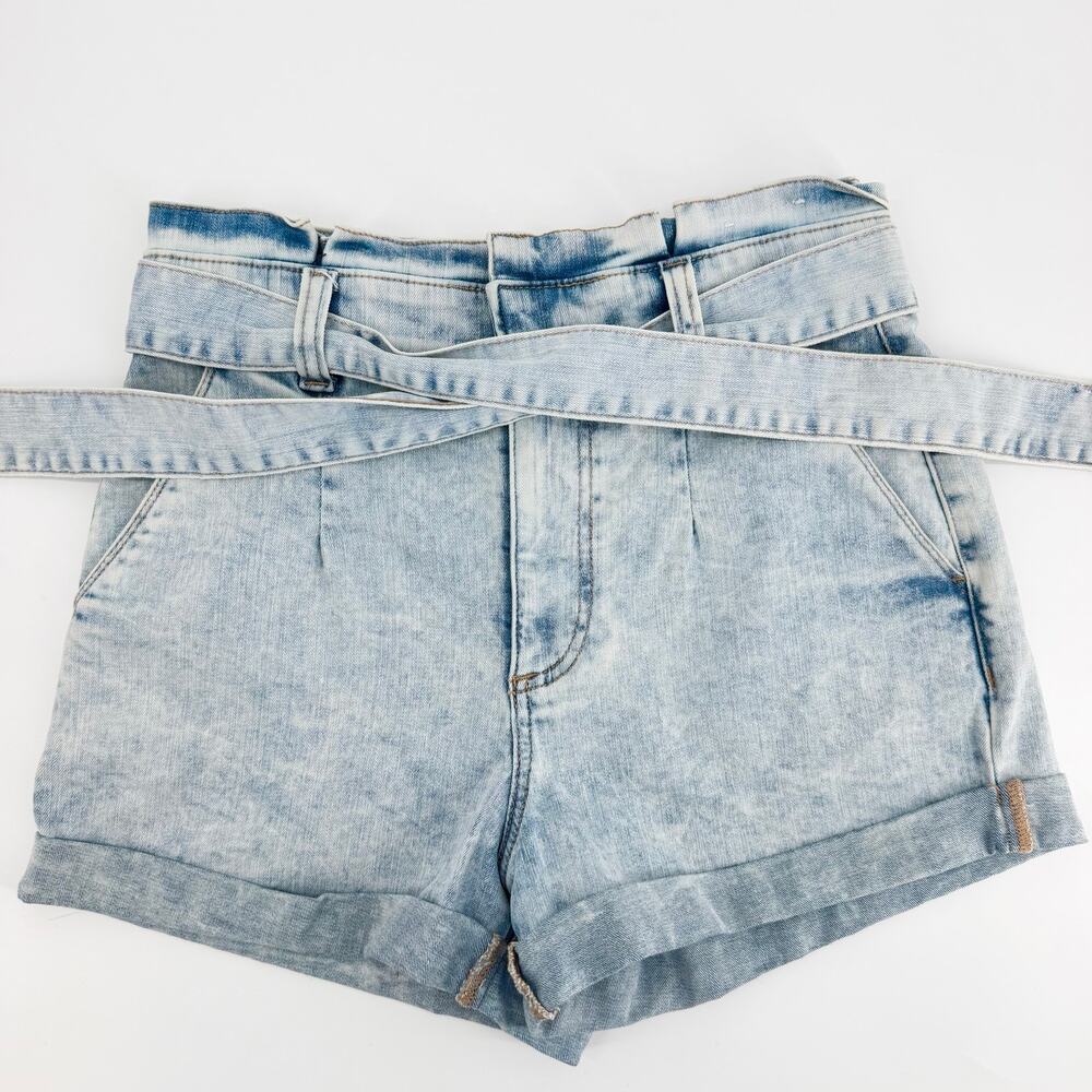 Express Original Super High Rise Belted Denim Shorts Light Wash Size 6 NWOT